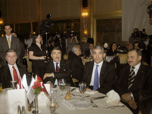 Bakan Eroğlu’na Yılın Bakanı Ödülü Verildi